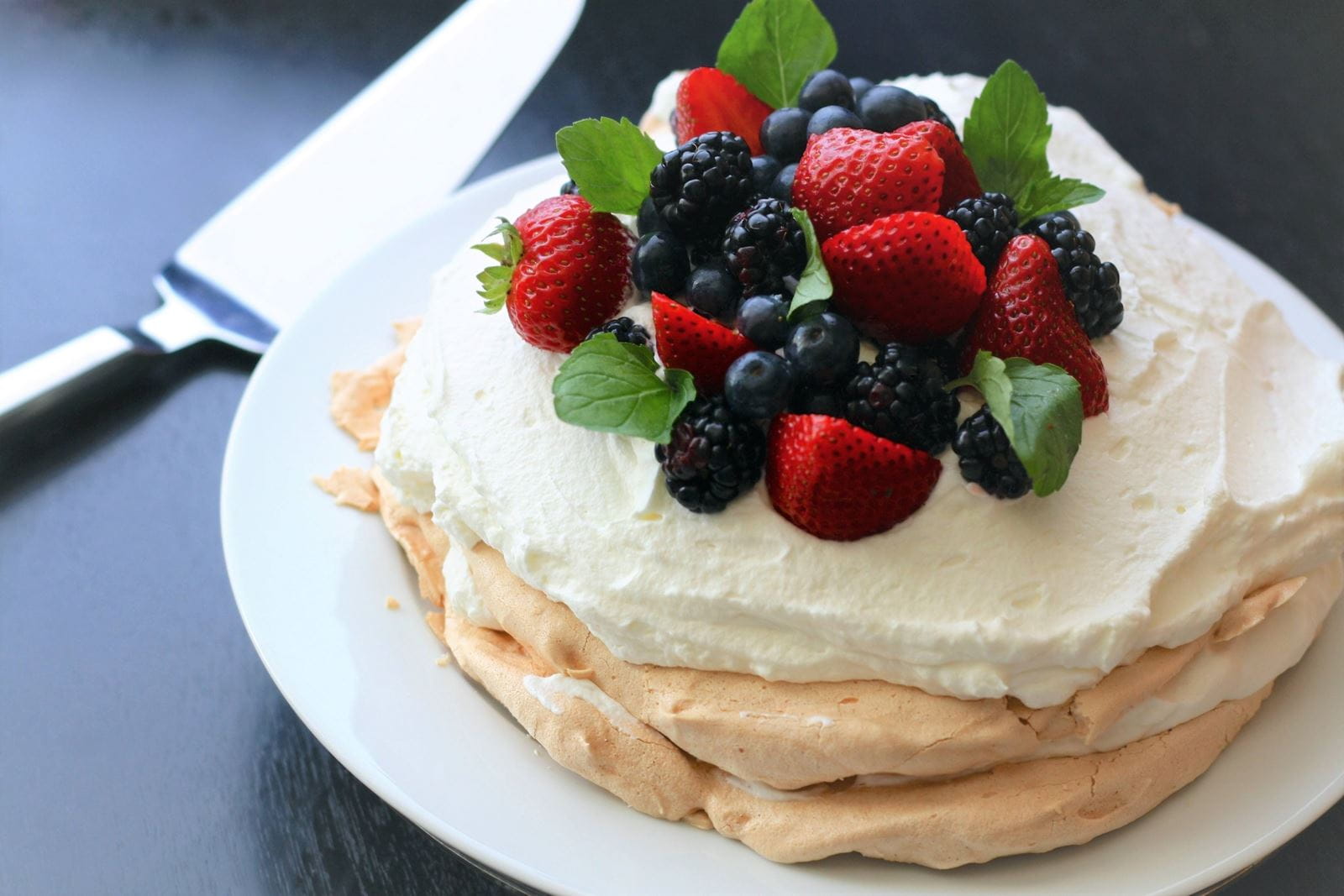 recipe image Receita de Pavlova com frutos vermelhos
