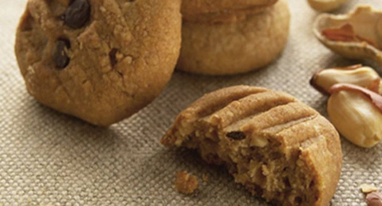 recipe image Bolachas de amendoim com pepitas de chocolate