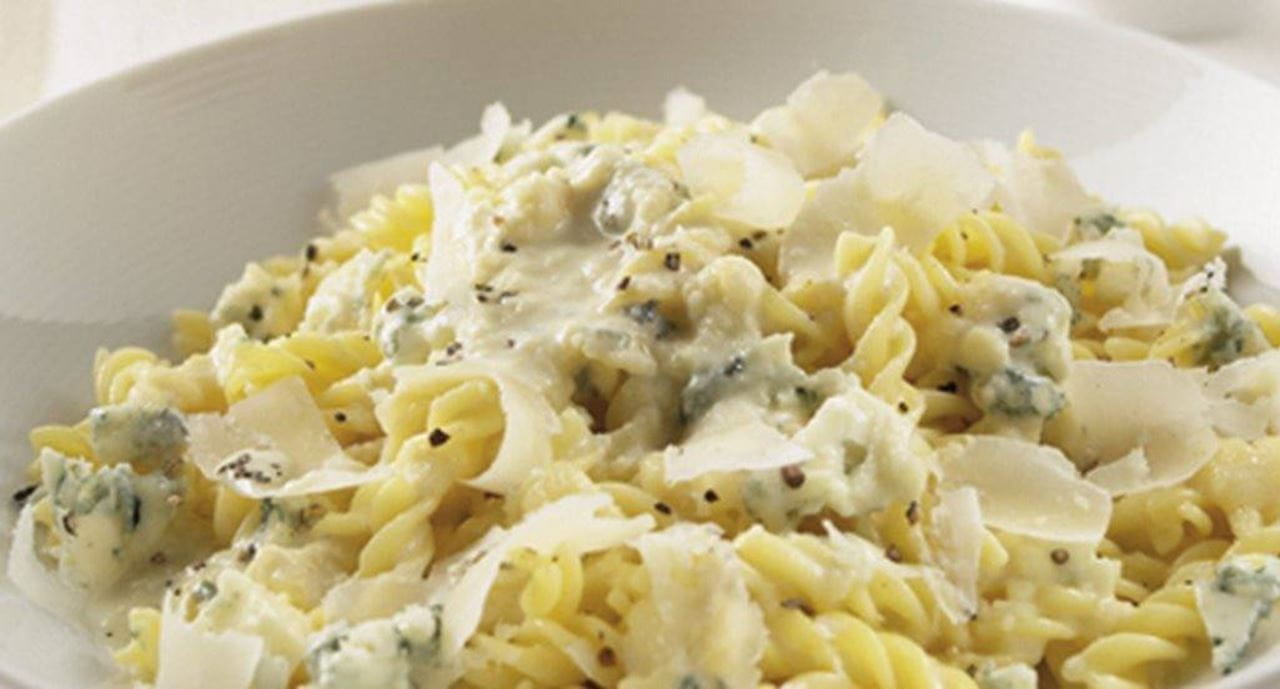 recipe image Receita de Fusili com molho de 4 queijos